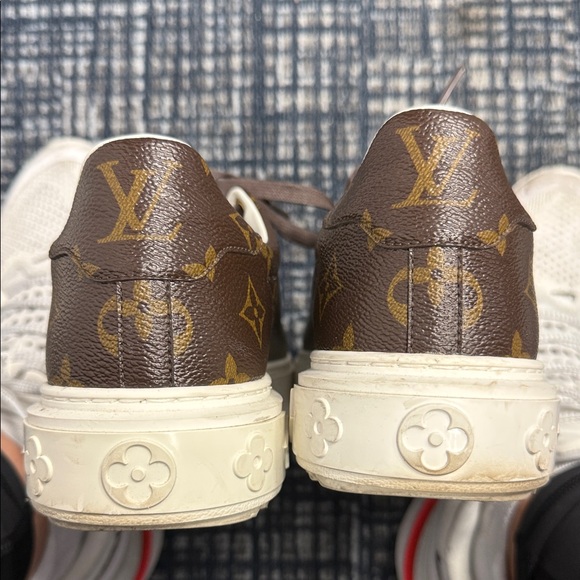 Authentic Louis Vuitton Brown and Monogram Women's Sneakers - Picture 5 of 7